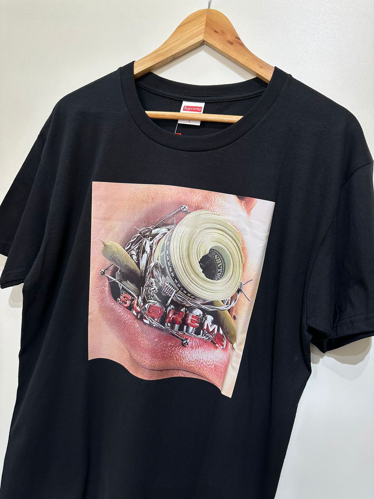 T-SHIRT SUPREME BRACES