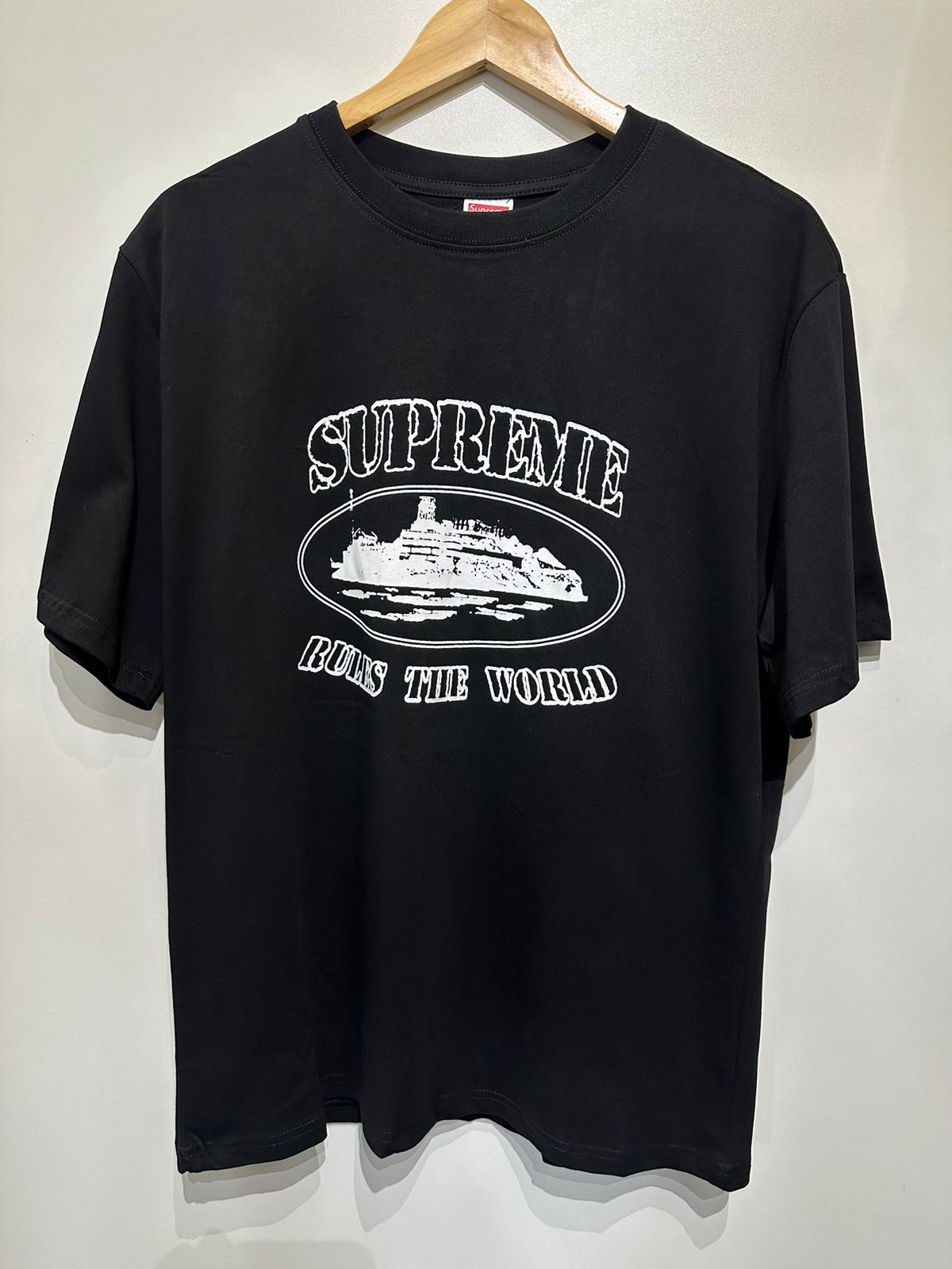 T-SHIRT SUPREME X CORTEIZ