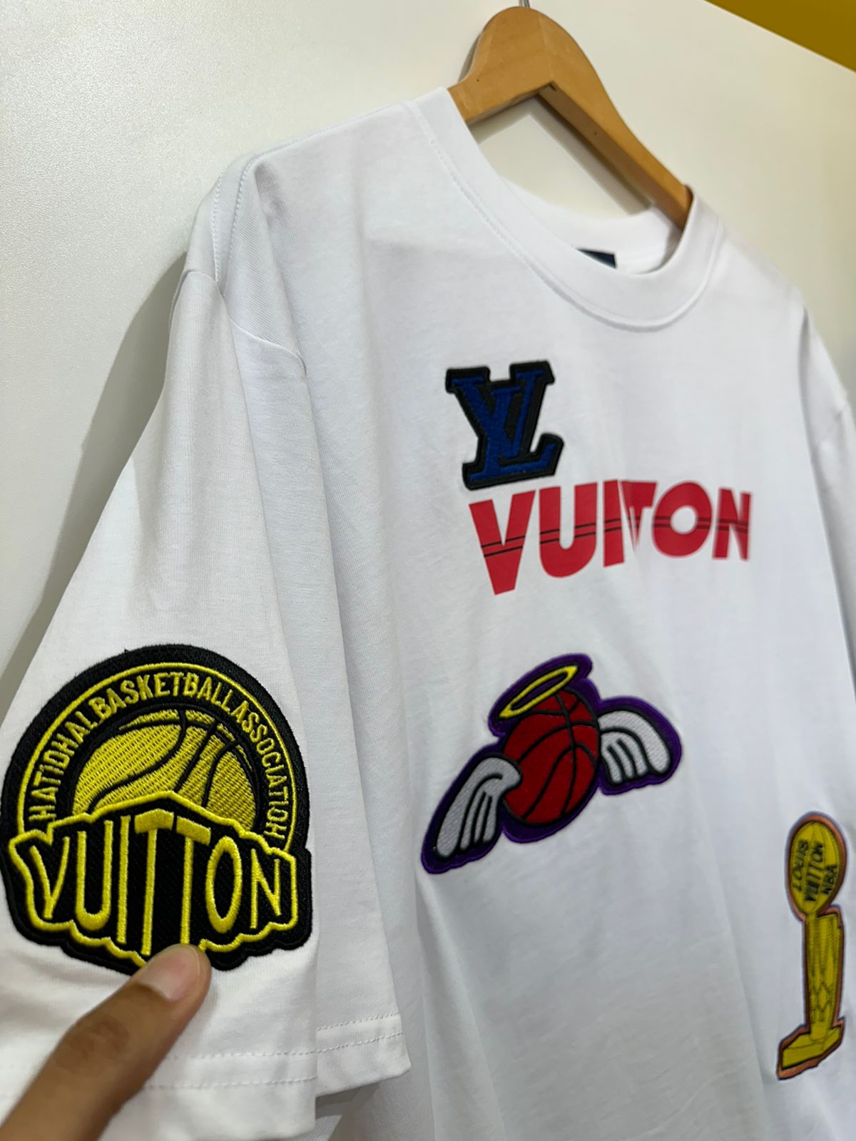 T-SHIRT LOUIS VUITTON X NBA