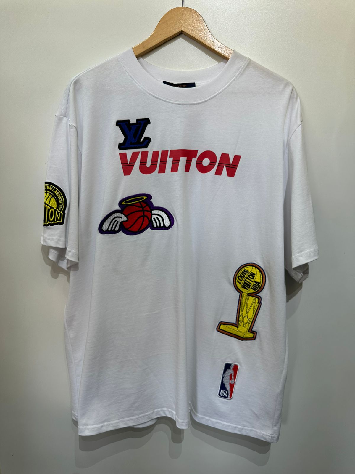 T-SHIRT LOUIS VUITTON X NBA